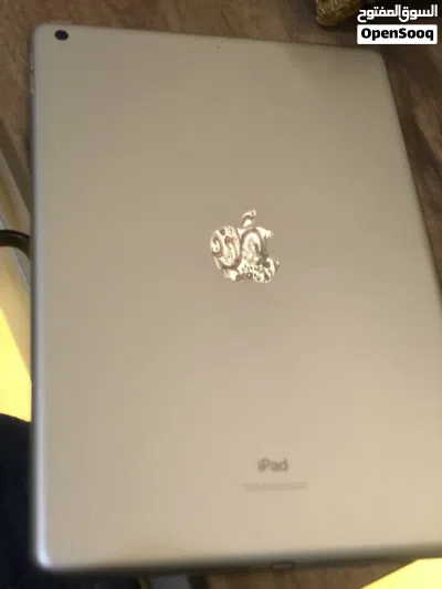 iPad تسعة نظيف ما يشكي من شيء للبيع او تبديل بآيفون ونزيد الفرق 4