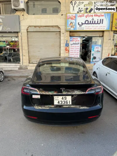 Tesla Model 3 Standard 2