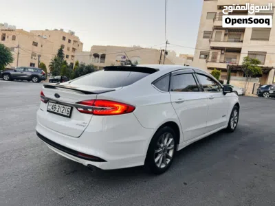 Ford Fusion SE 4