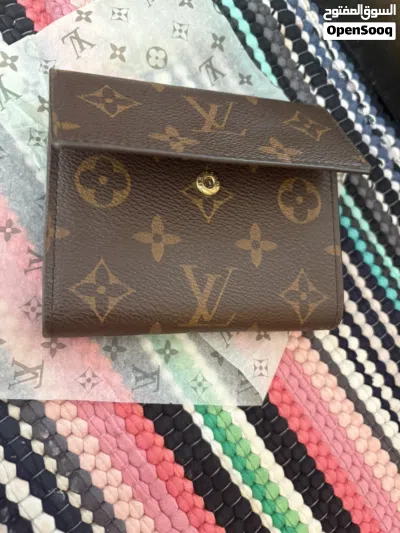 محفظه Louis Vuitton الاصليه 4