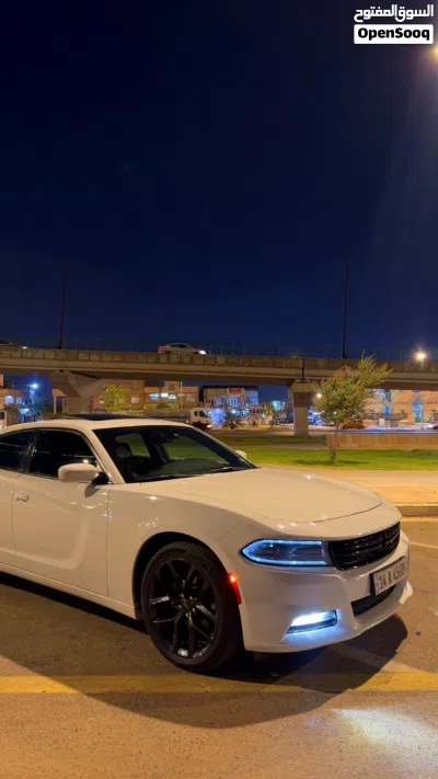 Dodge Charger SXT Plus 3