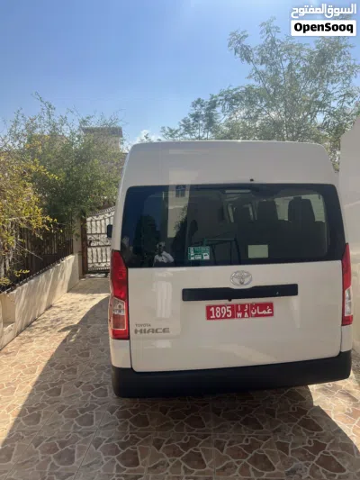 Toyota Hiace Cargo 2