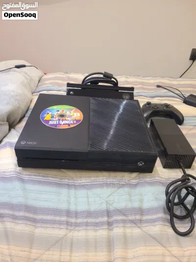 xbox one 500gb with manette and camera and all accessories جهاز اكس بوكس وان 500 جيجا مع أغراضو 2
