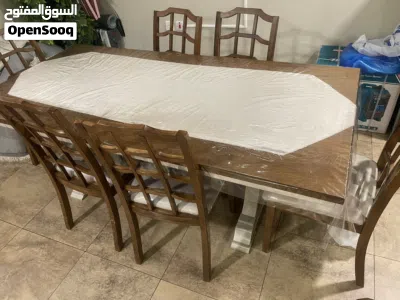 طاولة سفرة خشب مع 8 كراسي – بحالة ممتاز 2