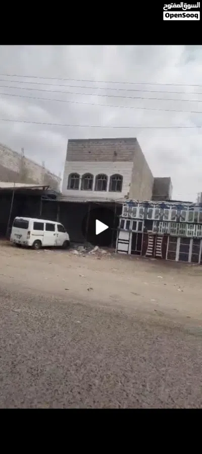 المحل عرض 6.5M الطول 16.5M مع المخزن مع الابواب مبلط 2