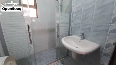 شقه فارغه للإيجار شميساني 160م 3