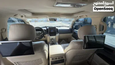 Toyota Land Cruiser GXR 3