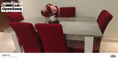 كنب للبيع خمري مع طاولة طعام خمري مع كفر 2