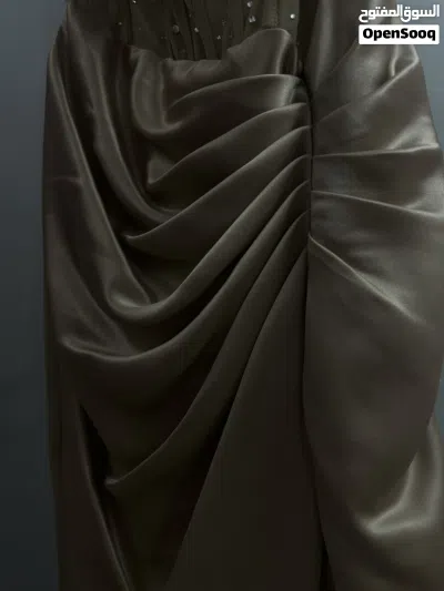 فستان سهرة ذهبي 4