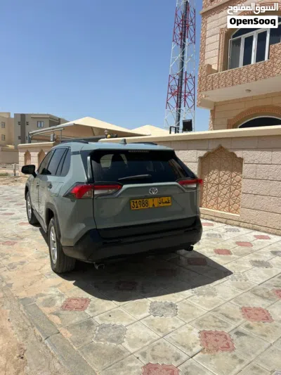 Toyota RAV 4 LE 3