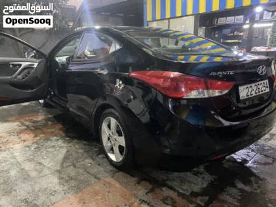 Hyundai Avante Standard 4