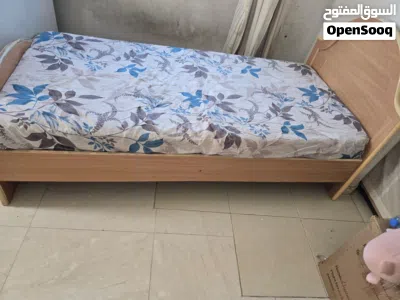 سرير أطفال خشب مع المرتبة بحالة ممتازة. Wooden crib in excellent condition with mattress 2