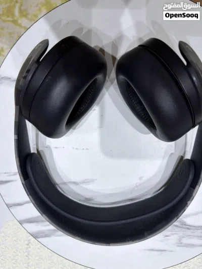 سماعة بلاشتيشين 5 اصليه و نظيفه و ما فيها اي مشكله و معه قطعه usd و wireless 2