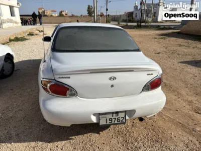 Hyundai Avante Standard 4