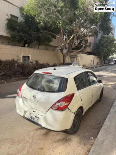 نيسان تيدا 4