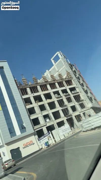 محل للبيع واجهة امامية ممتاز بوشر عند مسجد الامين 4