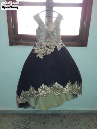 فستان سهرة مستعمل مره وحده بس نضيف 200 2