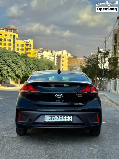 Hyundai Ioniq Standard 4