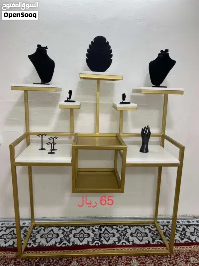 طاولات عرض / ستاندات عرض وديكور : 3