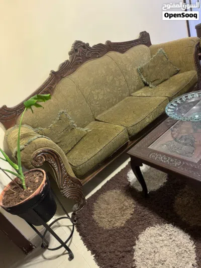 طقم كنب كلاسيك نضيف يدوب في كمن خدشه بسعر حرق 2