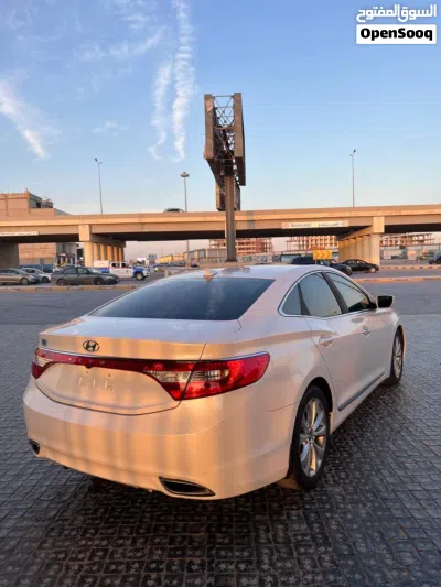 هيونداي ازيرا Standard 4