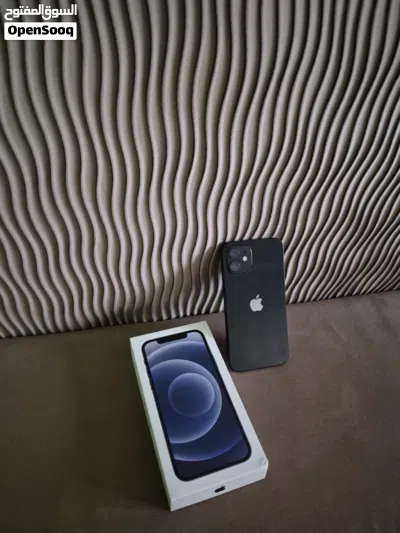 للبيع جهاز iPhone 12، الجهاز شغال وممتاز، مع كرتونه الأصلي. 2