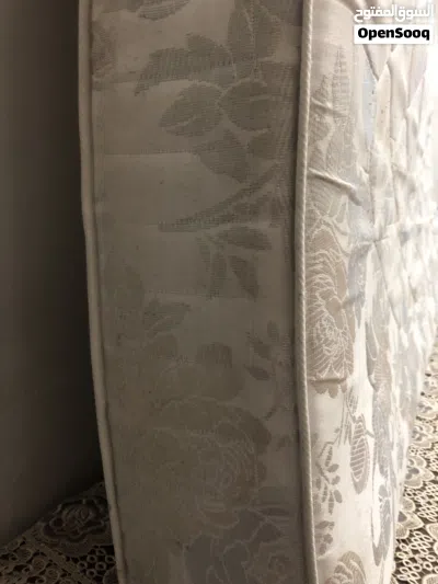 فرشة تخت مجوز بحاله جيده جدأ 2