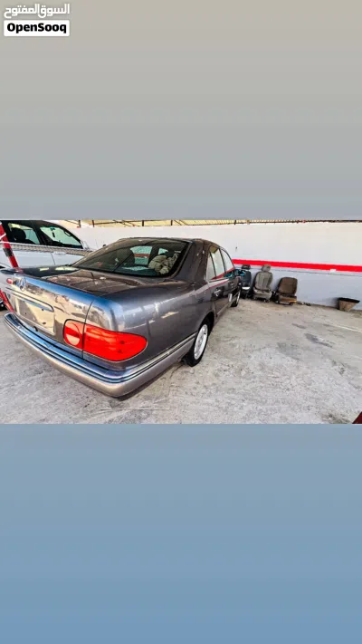 Mercedes Benz E-Class E 200 2