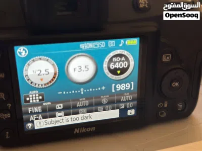 نيكون D3300 بحالة الوكاله مع عدسه TAMRON 3