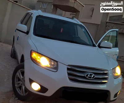 Hyundai Santa Fe Limited 4