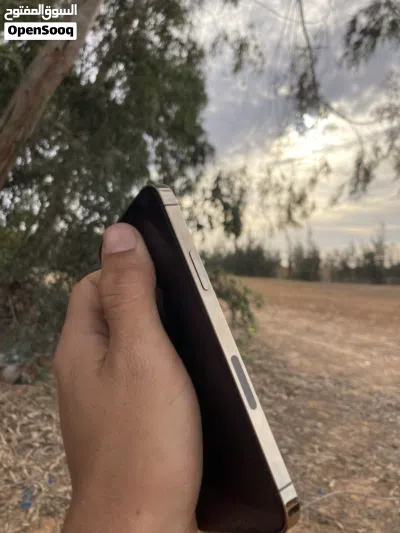 ايفون 12برو مش مفتوح ولا خبش 4