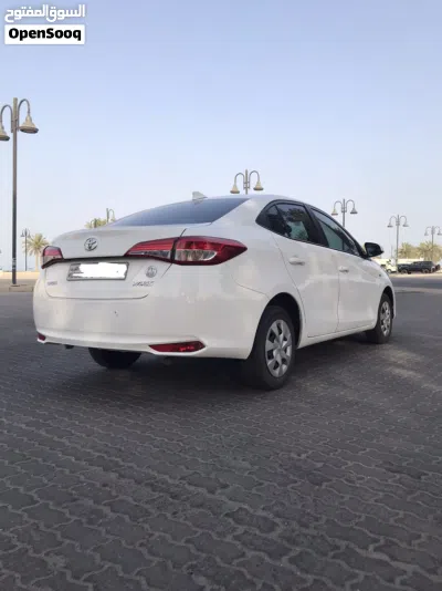 Toyota Yaris Y 3