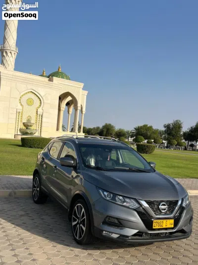Nissan Rogue SL 2