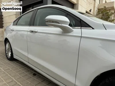 Ford Fusion SE 4