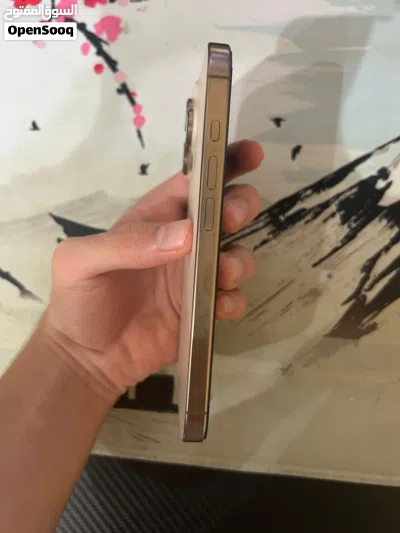iPhone 16 pro excellent condition 100% battery 3