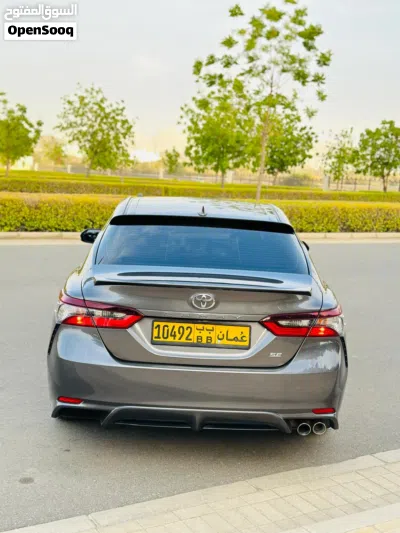 Toyota Camry SE 2
