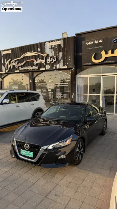 Nissan Altima SV 2