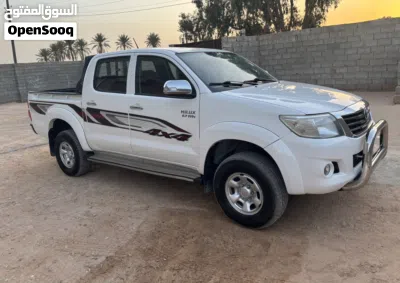 Toyota Hilux Standard 3