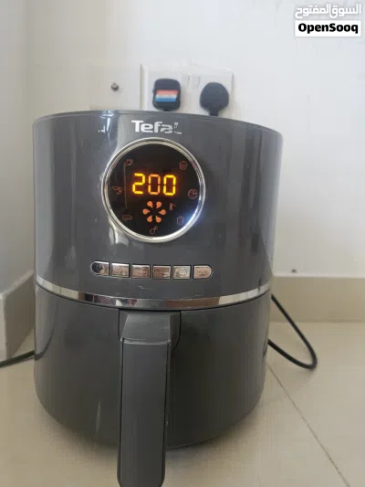 Tefal Air Fryer URGENT SALE 24omr 3