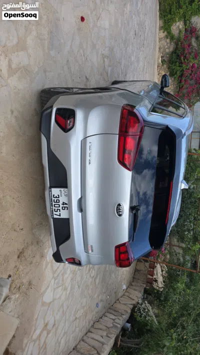 Kia Niro LX 4