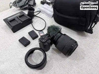 كاميرا Sony ZV-E10 مع عدسة 28-70mm وملحقات كاملة بيعة مستعجلة 4