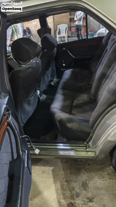 Mercedes Benz E-Class E 200 2