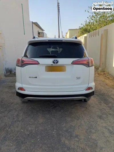 Toyota RAV 4 XLE 2