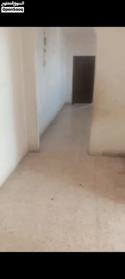 للبيع شقه في مادبا بجانب محطة الخدمات الوسط التجاري 2