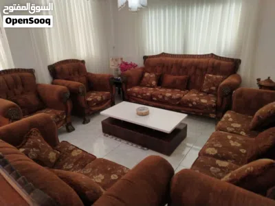طقم كنب 10 مقاعد بحاله جيده خشب زان معاه 3 طاولات وسجاده وثريا عدد 2 2