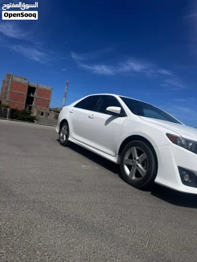 Toyota Camry SE 2