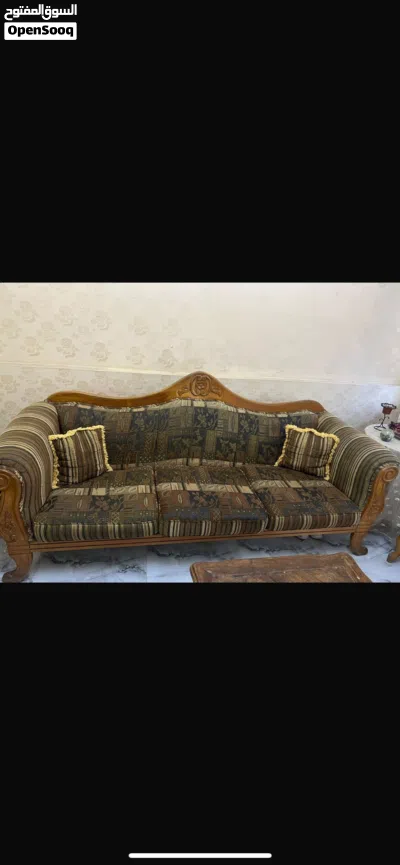 طقم كنب من 7 مقاعد مع طاولات 2