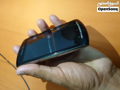 Sony Ericsson Xperia neo V 4