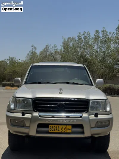 Toyota Land Cruiser GXR 4