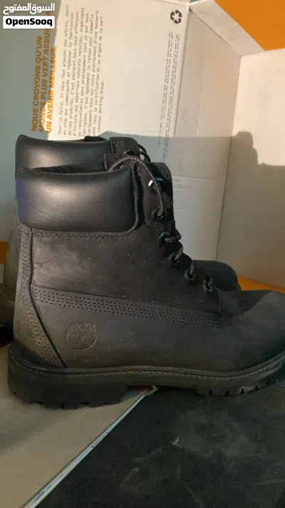 Timberland black boots (BARELY USED) in very good condition. 4